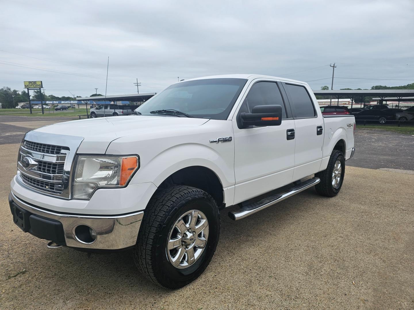 2013 WHITE Ford F-150 XL SuperCrew 5.5-ft. Bed 4WD (1FTFW1E63DF) with an 6.2L V8 SOHC 16V engine, 6-Speed Automatic transmission, located at 533 S Seven Points BLVD, Seven Points, TX, 75143, (430) 255-4030, 32.313999, -96.209351 - Photo#0